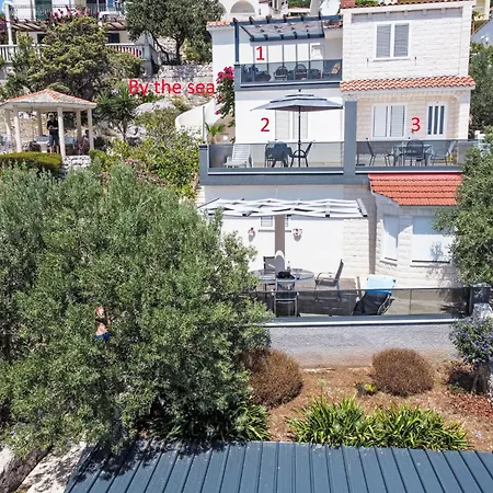By The Sea-3 By Interhome Apartman